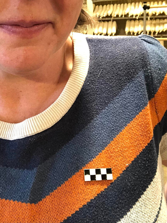 Photo Scale Lapel Pin (1/4" scale)